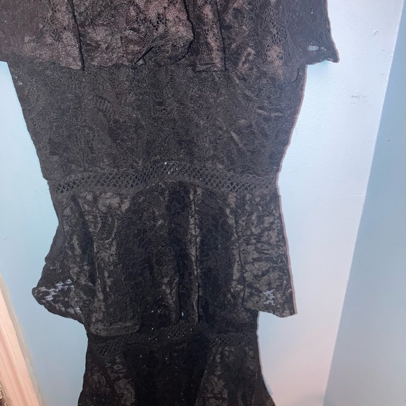 Black lace dress - Picture 5 of 11